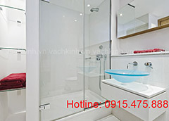 Phòng tắm kính hiện đại tại Sơn Tây