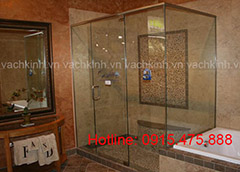 Phòng tắm kính tại Lê Đại Hành